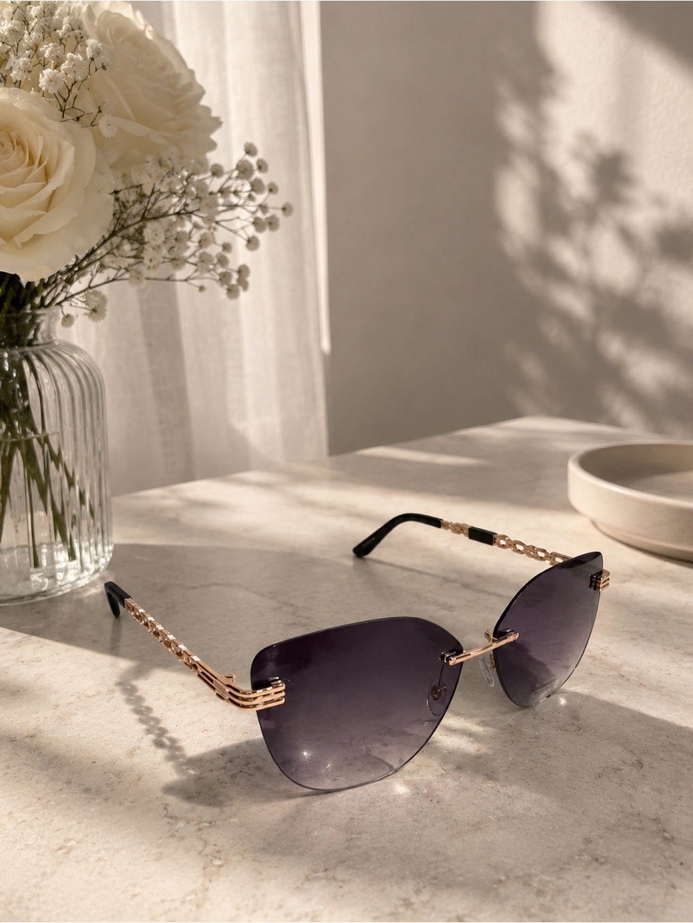Steve Madden Sunglasses & Case